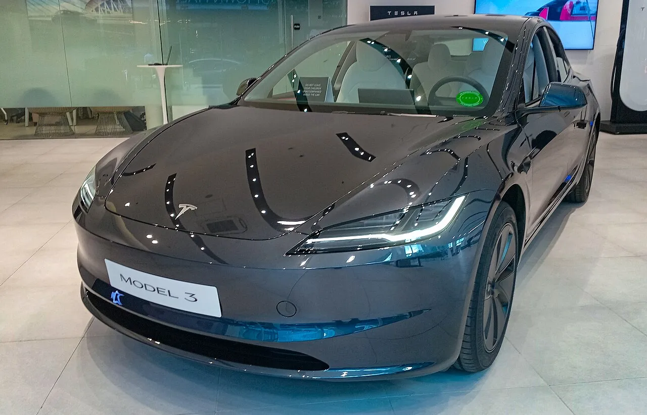 Tesla Model 3 2025